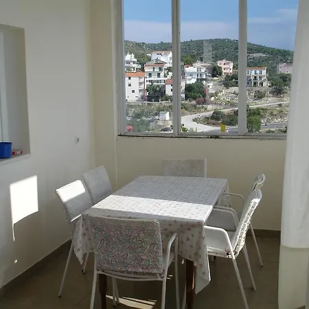 Fustin Apartman