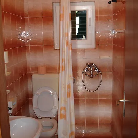 Fustin Apartman *